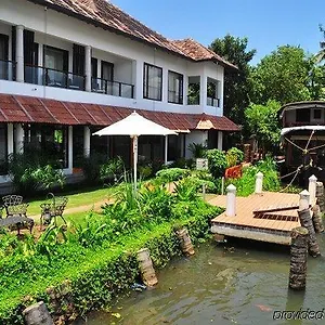 Citrus Backwaters And Alleppey Resort